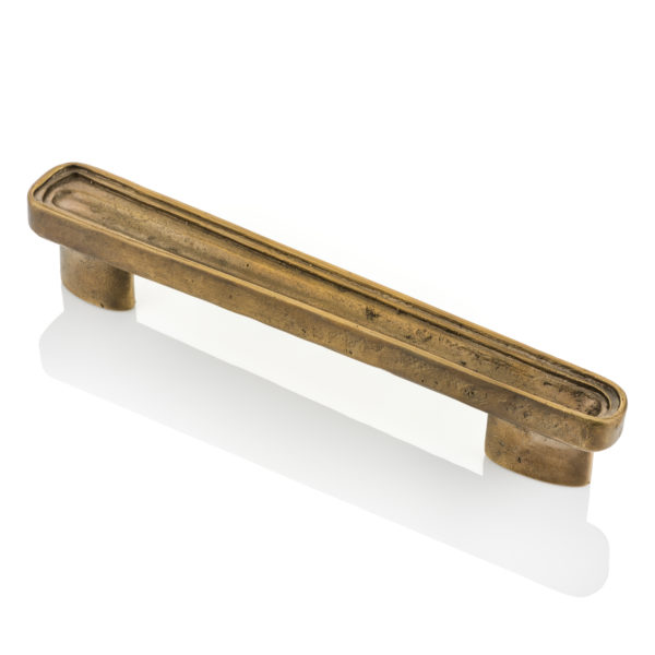 Tiro cabinet pull handle