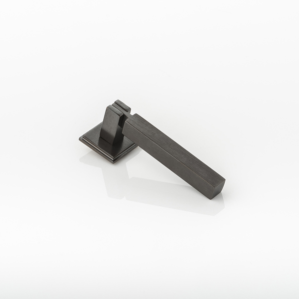 Cube solid brass drop swing cabinet pull