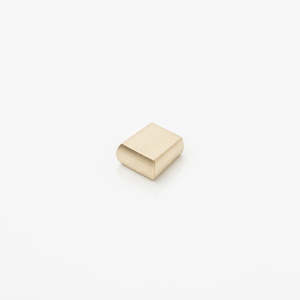 Wedge solid brass cabinet pull