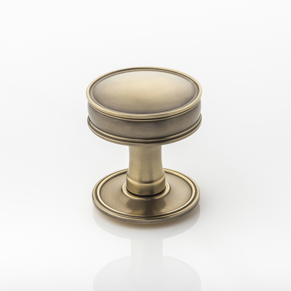Huntingford solid brass door knob with ridged rose