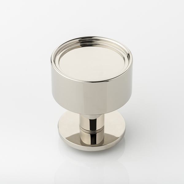 Beresford solid brass door knob with round rose