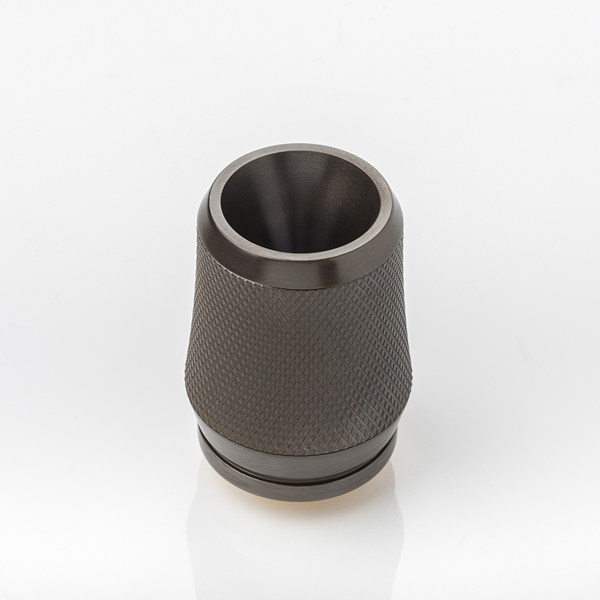 Woldon solid brass door knob with diamond knurl & round rose