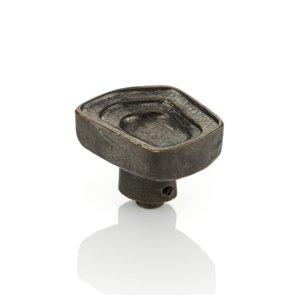 Tiro door knob with roseless rose