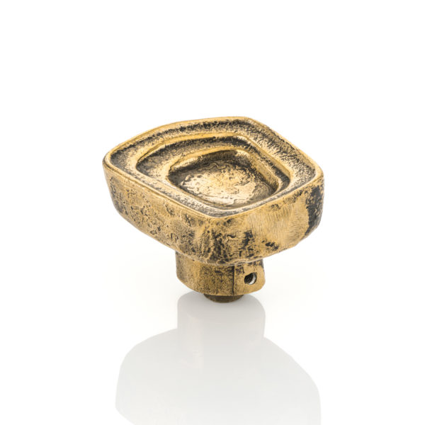 Tiro door knob with roseless rose