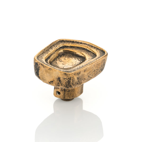 Tiro door knob with roseless rose