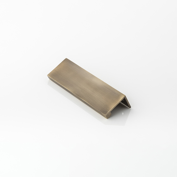 Cube solid brass small edge pull