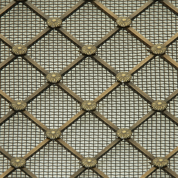 hand assembled 41mm diamond grille with all floral rosettes