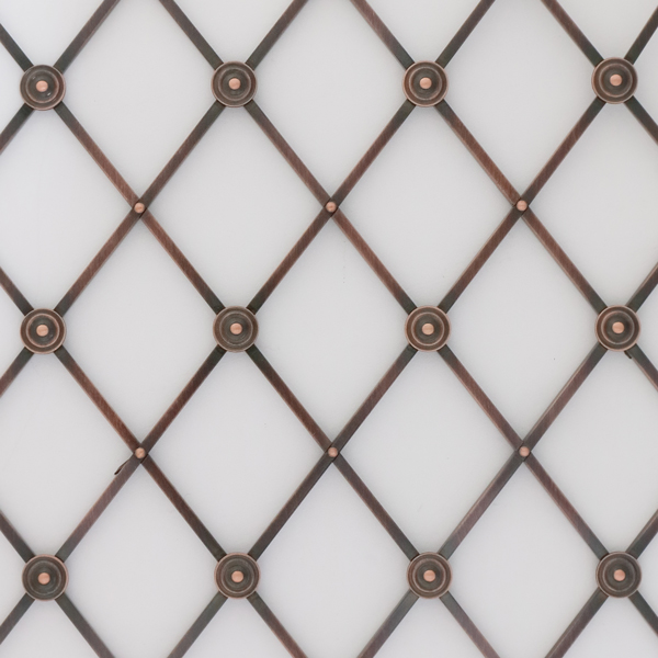 hand assembled 41mm diamond grille with alternate plain rosettes