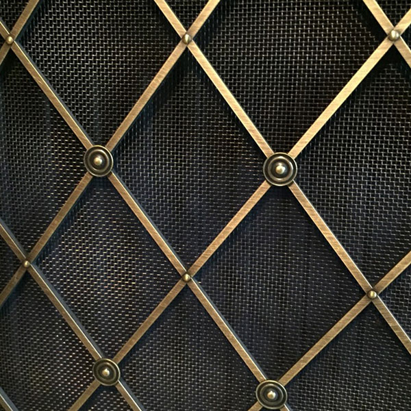 hand assembled 55mm diamond grille with alternate plain rosettes