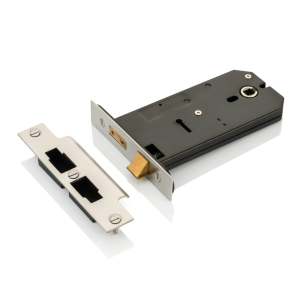 Horizontal traditional key latch lock