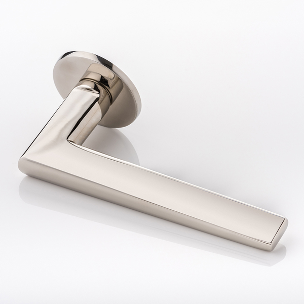 Wedge solid brass door lever handle with round rose
