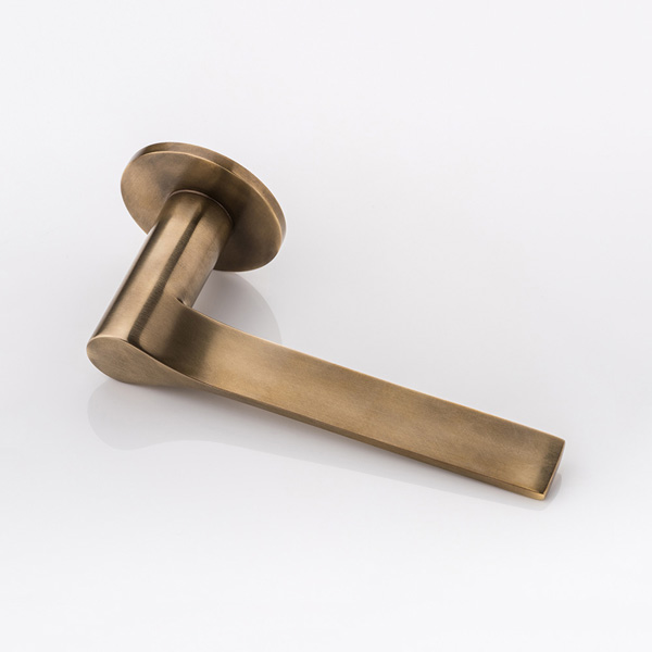 Fonteyn solid brass door lever handle with round rose