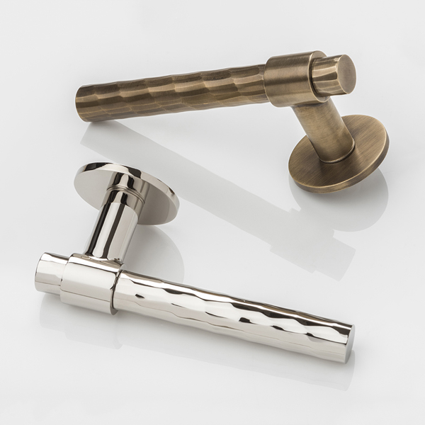 Rolled & Hammered solid brass door lever handle with round rose