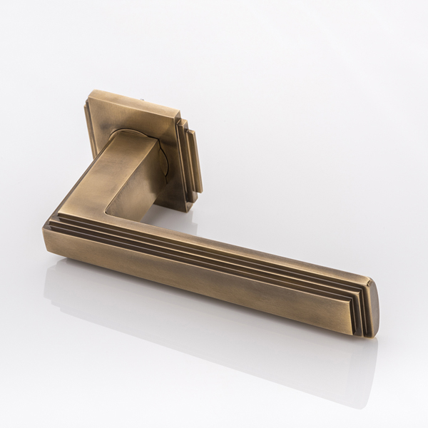 Dewhurst I solid brass door lever handle with square edge deco rose