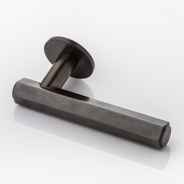 Theodore solid brass door lever handle with round rose