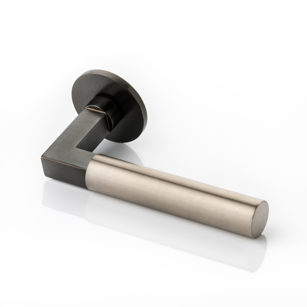 Ashworth solid brass door lever handle with round rose