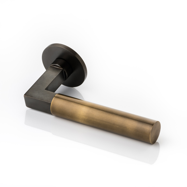 Ashworth solid brass door lever handle with round rose