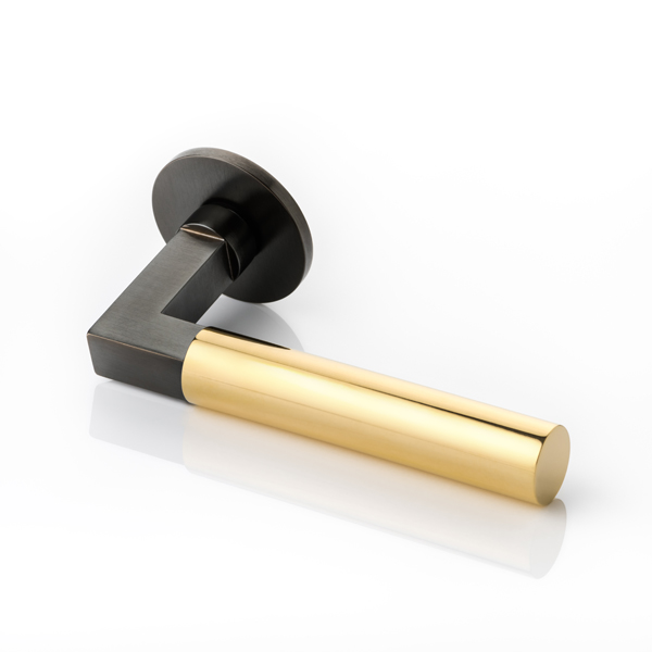 Ashworth solid brass door lever handle with round rose