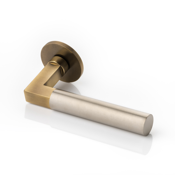 Ashworth solid brass door lever handle with round rose