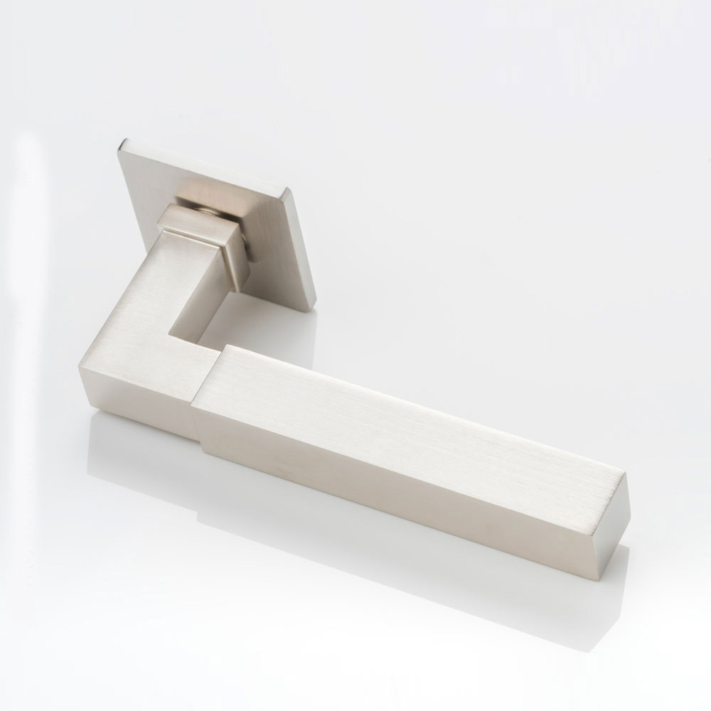 Rathbone solid brass door lever handle with square rose