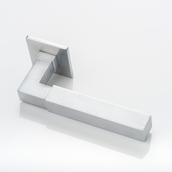 Rathbone solid brass door lever handle with square rose