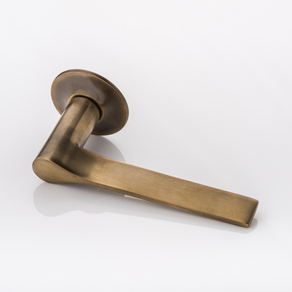 Fonteyn II solid brass door lever handle with tapered rose