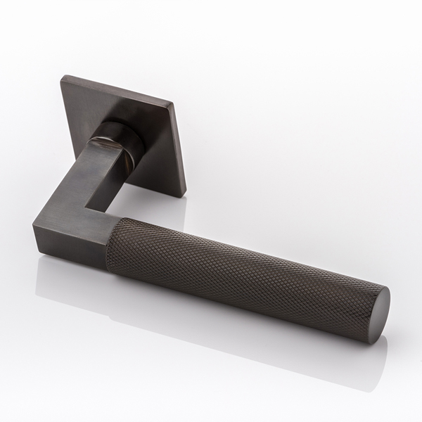 Ashworth II solid brass door lever handle with diamond knurl & square rose