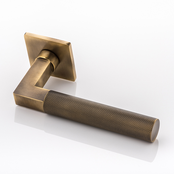 Ashworth II solid brass door lever handle with diamond knurl & square rose