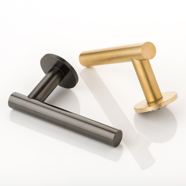 Davis solid brass door lever handle with round rose