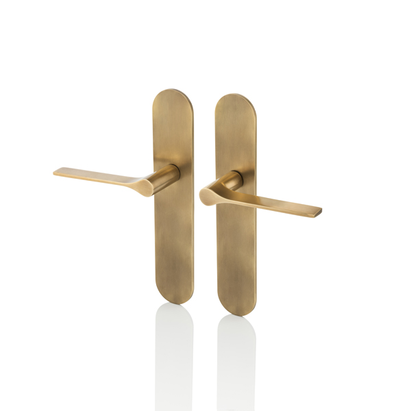 Fonteyn solid brass door lever handle with round backplate