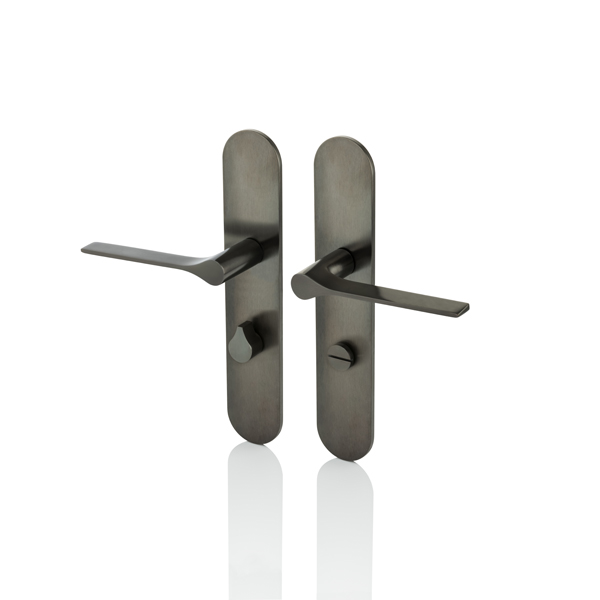 Fonteyn door lever handle with round backplate and privacy turn/release