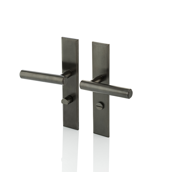 Bartlett door lever handle with backplate and privacy turn/release