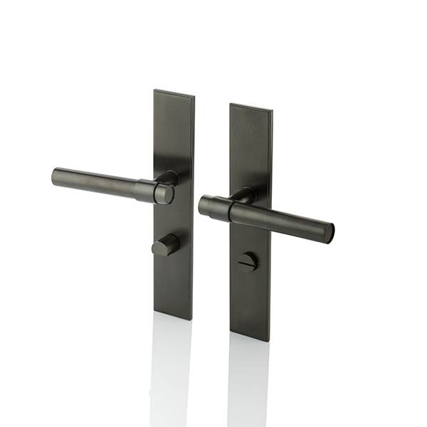 Montgomery door lever handle with backplate and privacy turn/release