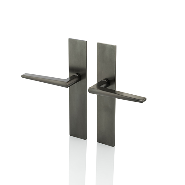 Wedge solid brass door lever handle with backplate