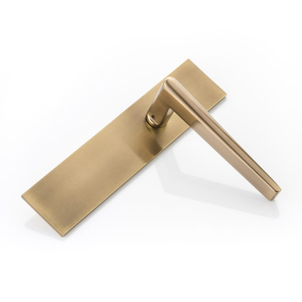 Wedge solid brass door lever handle with backplate