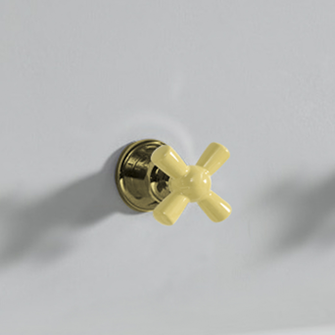 Rockwell 3 way diverter, 1 inlet 2 outlets, with metal/coloured ceramic crosshead