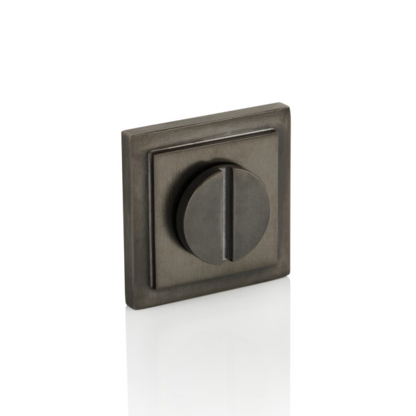 Emergency release round turn with square stepped rose