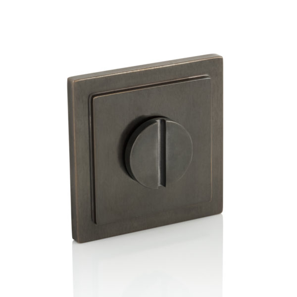 Emergency release round turn with square stepped rose