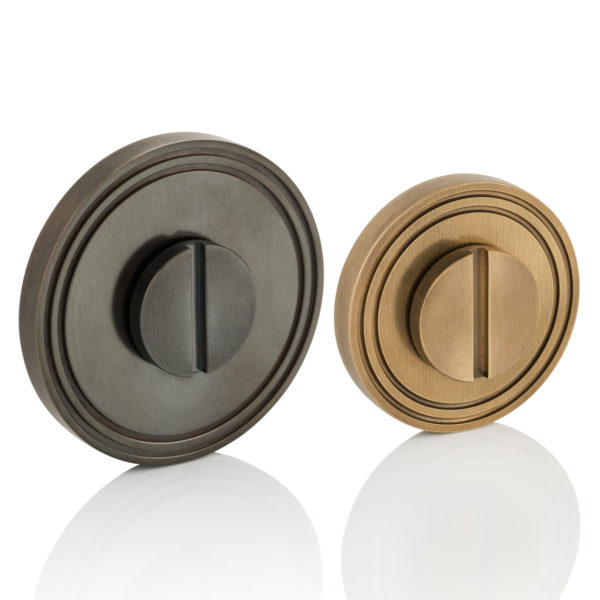 Emergency release round turn with grooved rose