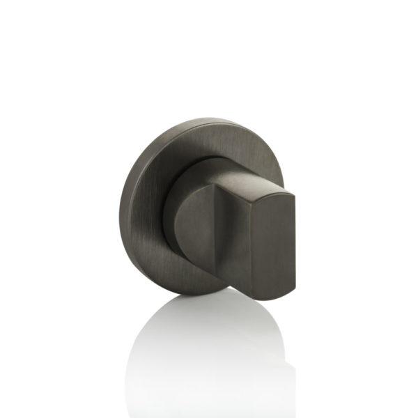 Pinch thumb turn with round rose