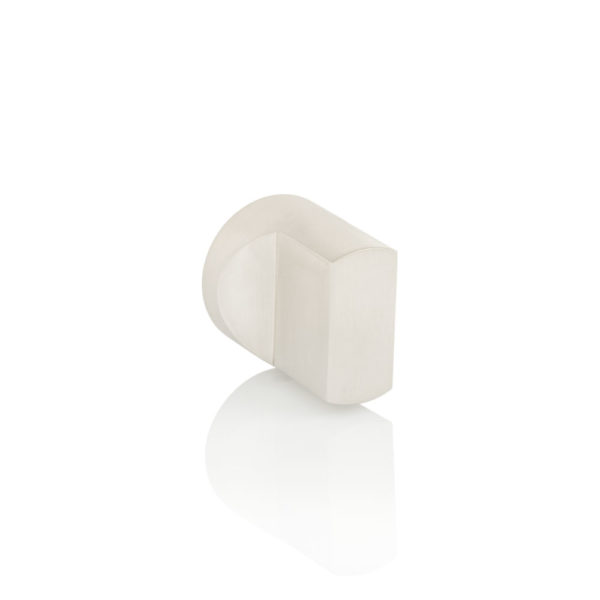 Pinch thumb turn with roseless rose