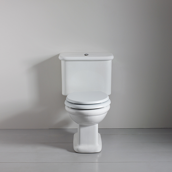 Rockwell toilet with close-coupled cistern & pan w horizontal outlet in White