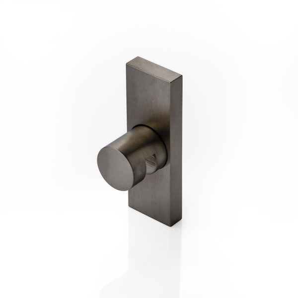 Round hook plate for casement window handle