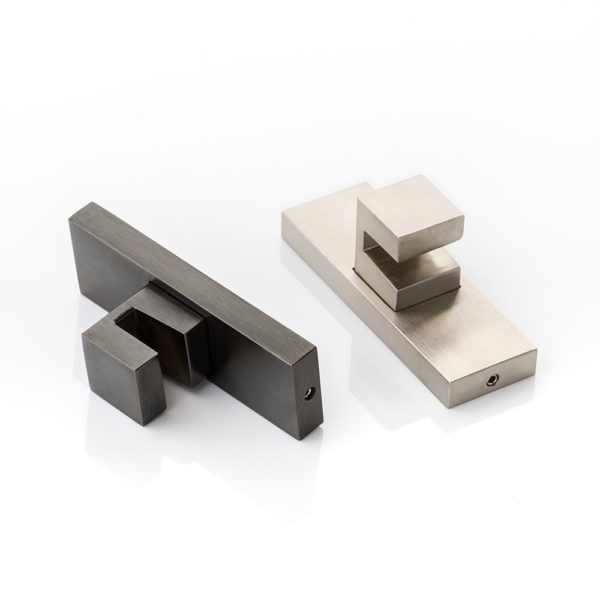Square hook plate for casement window handle