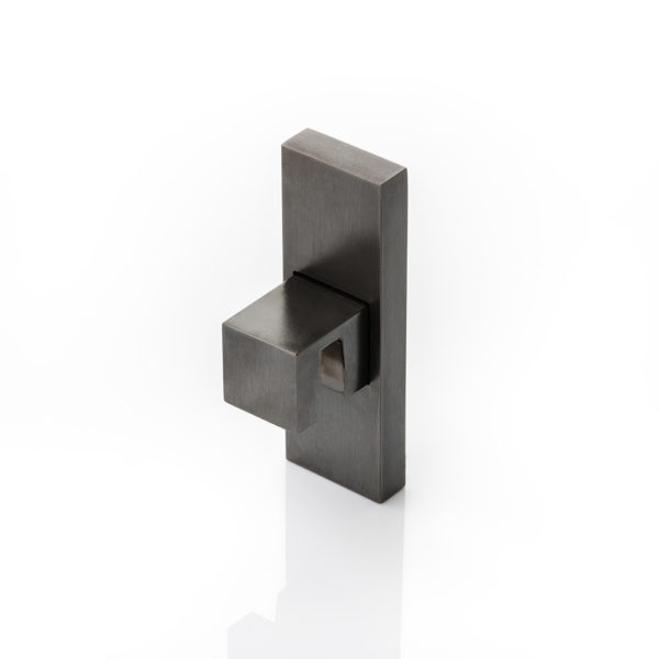 Square hook plate for casement window handle